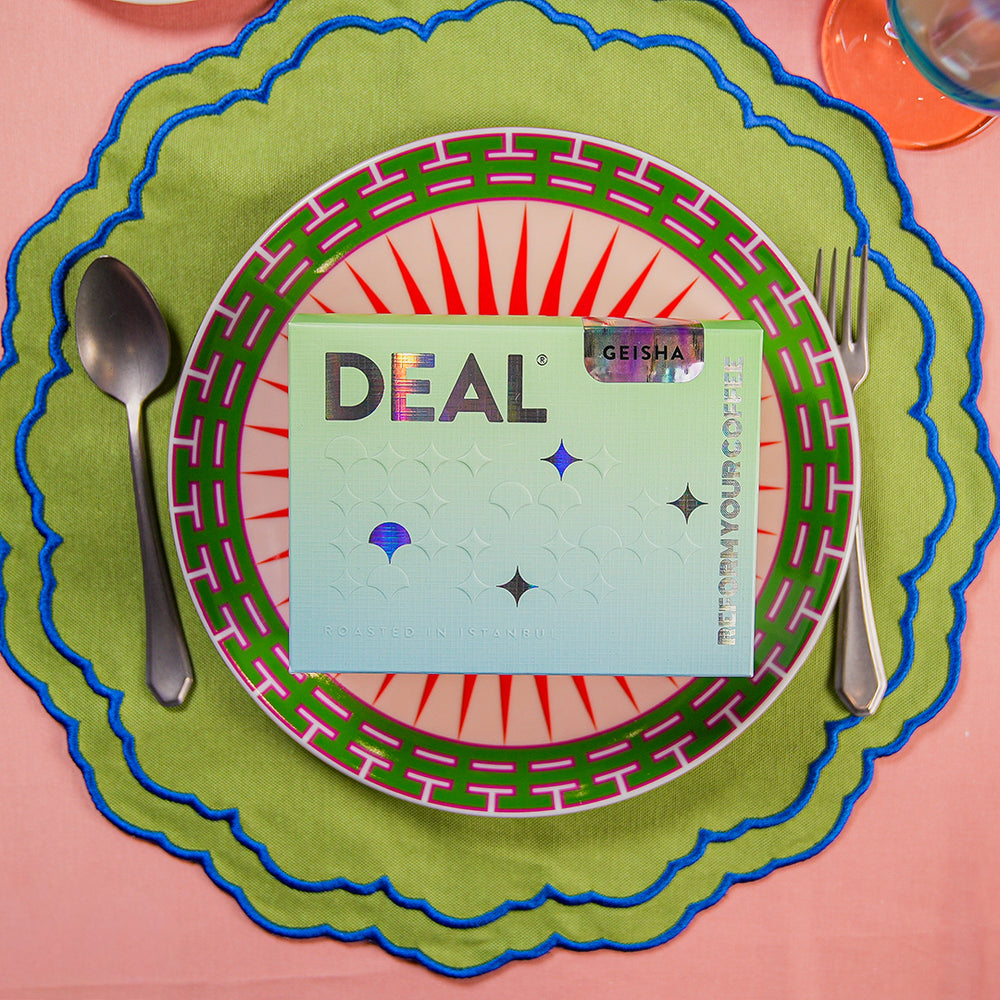 Think Pink Servis Tabak (4’lü Set)