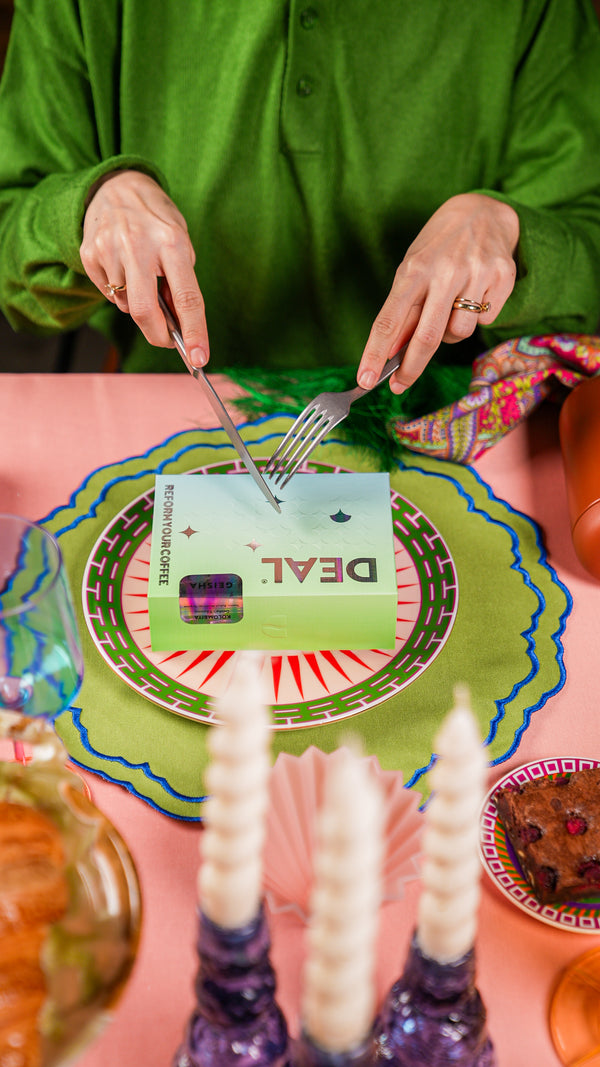 Think Pink Servis Tabak (4’lü Set)